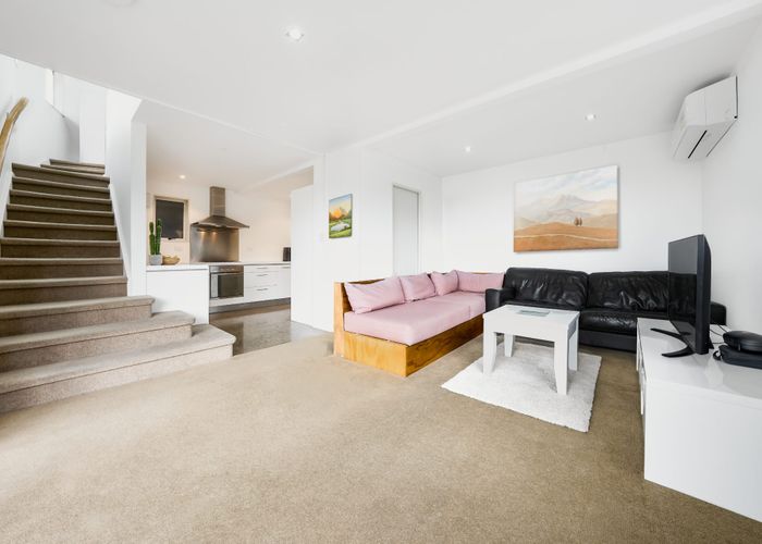  at 1A Highgrove Lane, Totara Vale, North Shore City, Auckland