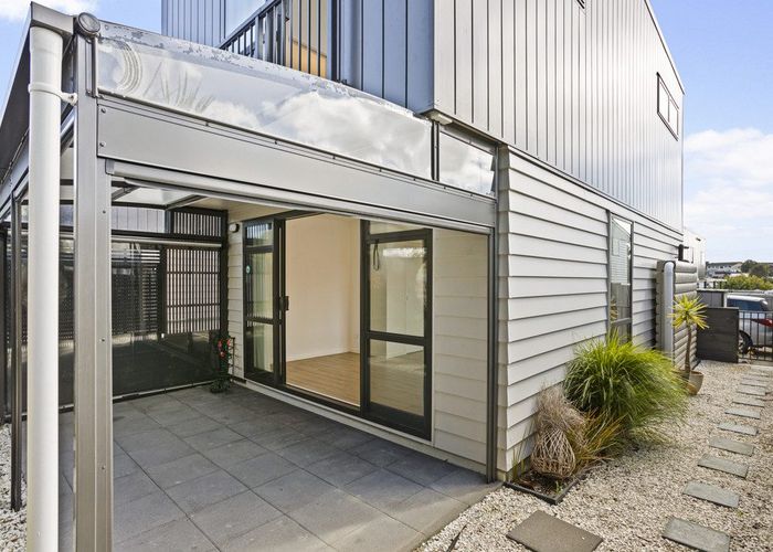  at 1/60 Hepburn Road, Glendene, Waitakere City, Auckland