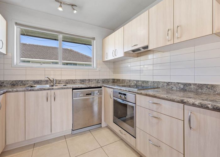  at 2/9 Dodson Avenue, Milford, North Shore City, Auckland