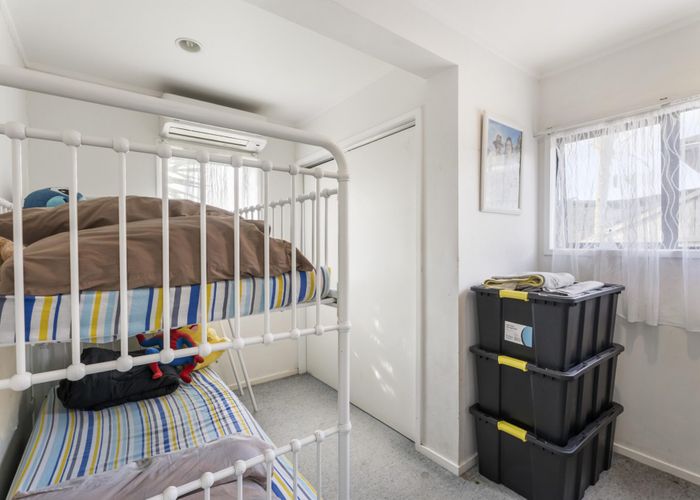  at 4 Ocean View Road, Weymouth, Manukau City, Auckland