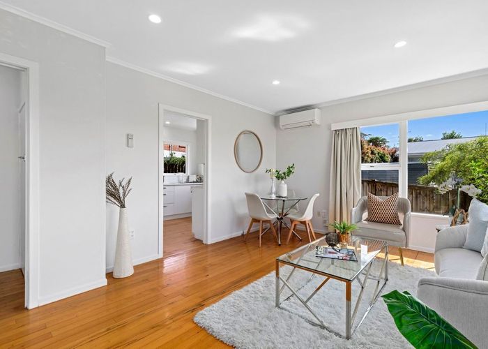  at 4/13a  Evelyn Place, Hillcrest, North Shore City, Auckland