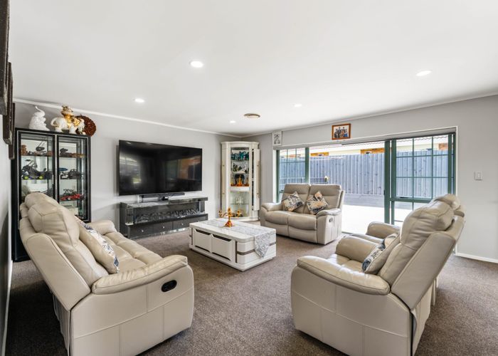  at 2 Aristoy Close, Conifer Grove, Papakura, Auckland