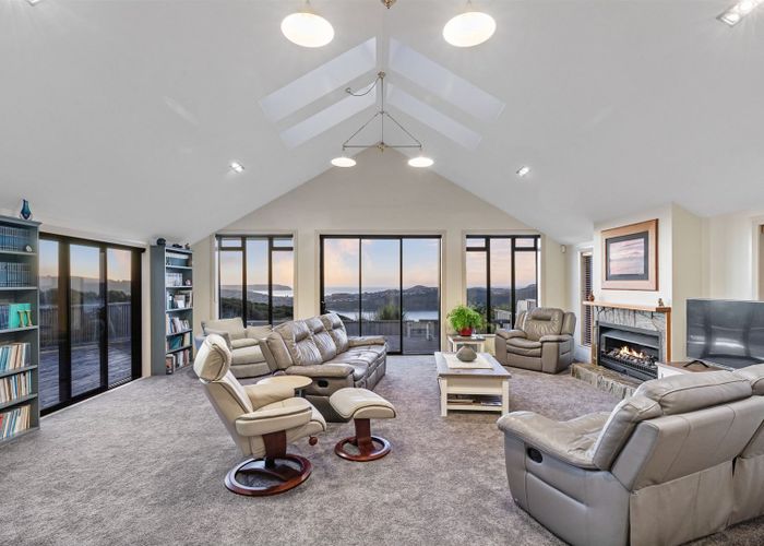  at 16 Kahurangi Heights, Aotea, Porirua