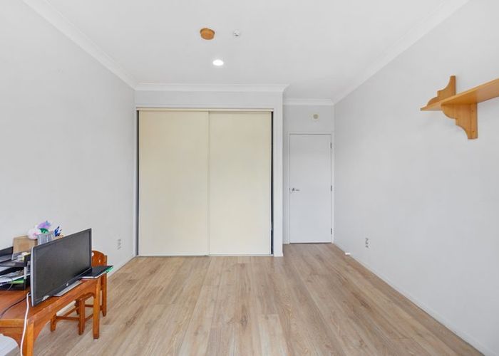  at 121/3 Morningside Drive, Morningside, Auckland City, Auckland