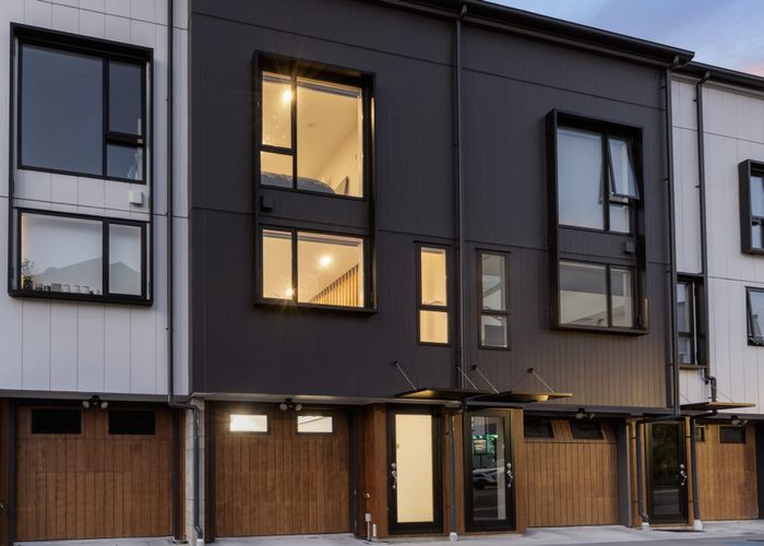  at 27 Ara Mara Hua, Henderson, Waitakere City, Auckland