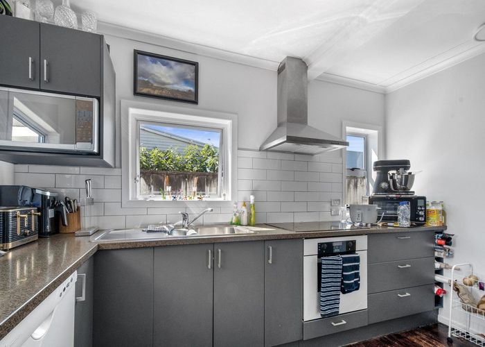  at 1 River Road, Te Atatu Peninsula, Auckland