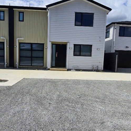  at 8 Nield Road, Manurewa, Auckland