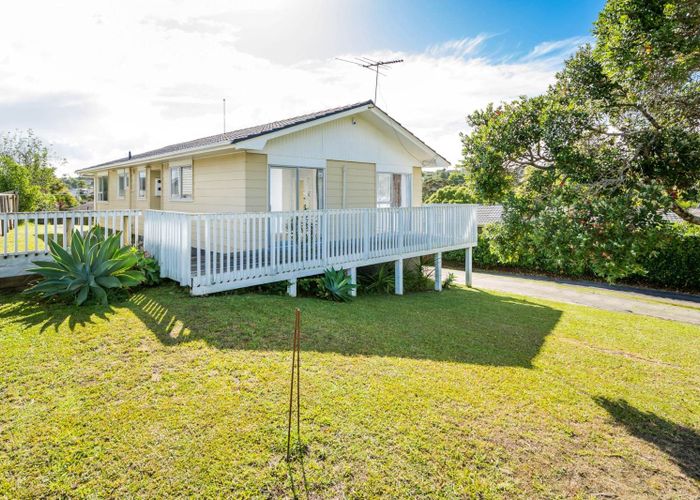 at 68 Tamahere Drive, Glenfield, North Shore City, Auckland