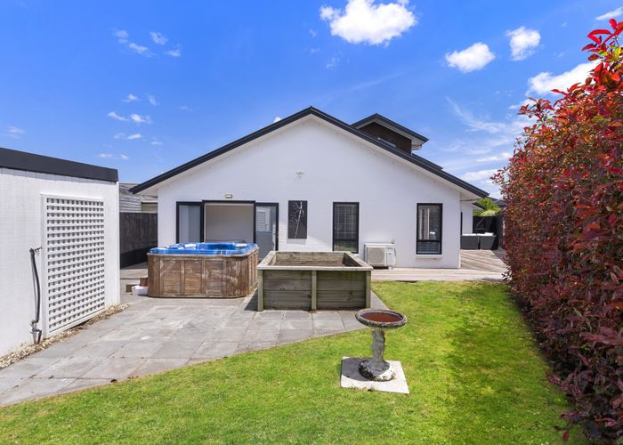  at 6 Nola Dawn Avenue, Papakura, Papakura