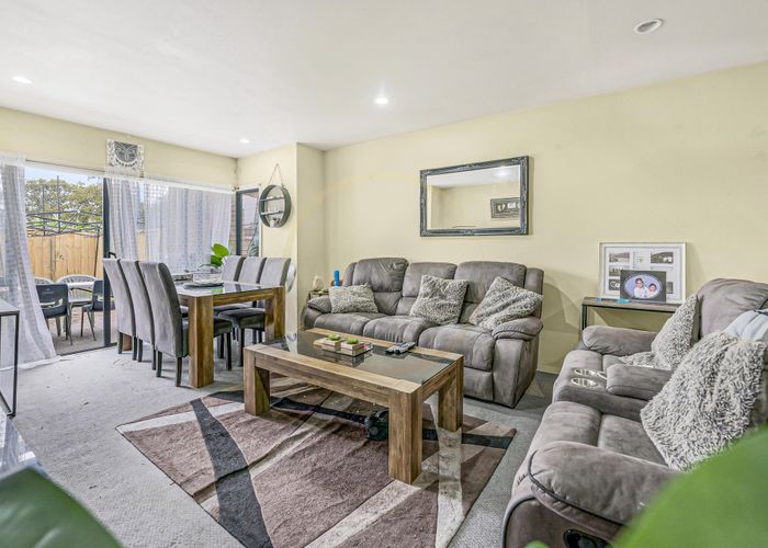  at 11/202 Massey Road, Māngere East, Auckland