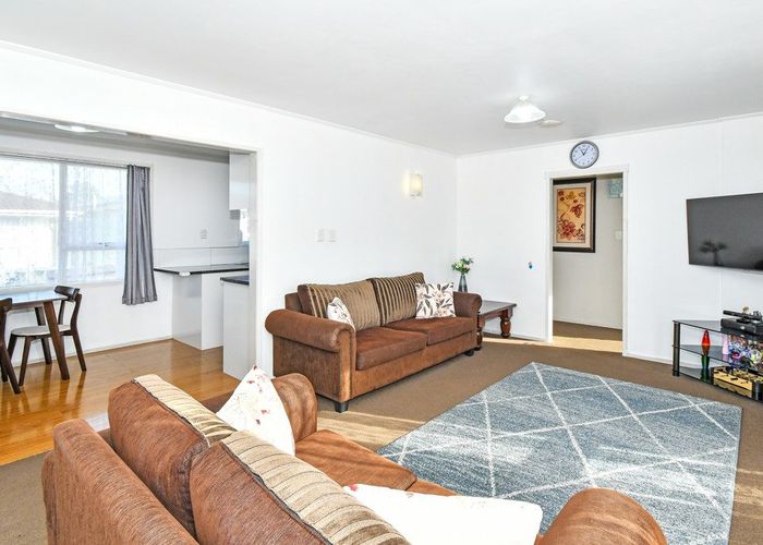  at 6 Quintal Place, Papatoetoe, Auckland