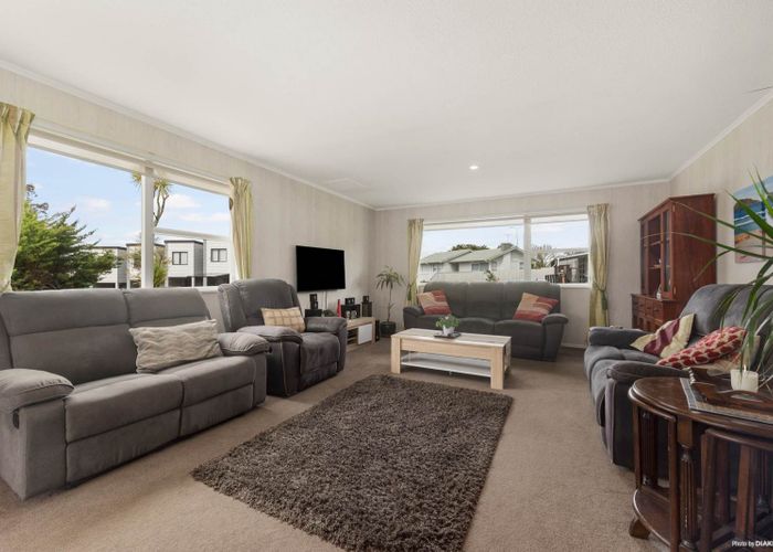  at 38 Hatherlow Street, Glenfield, North Shore City, Auckland