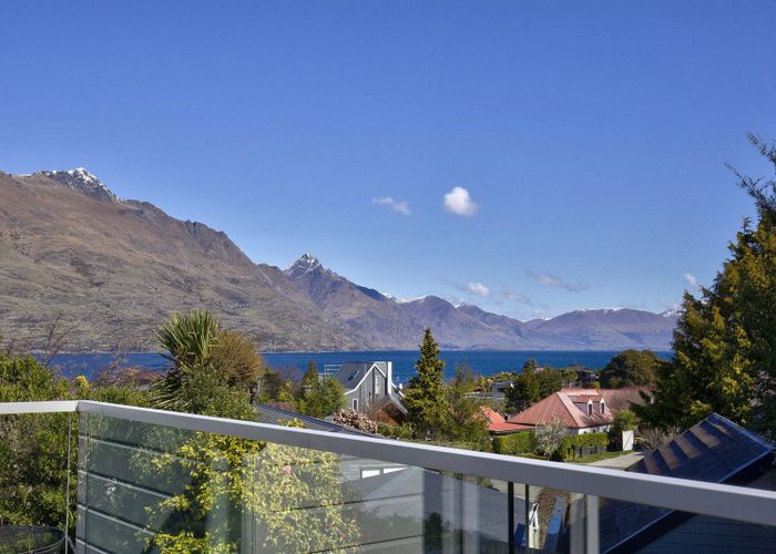  at 5 Cedar Drive, Kelvin Heights, Queenstown