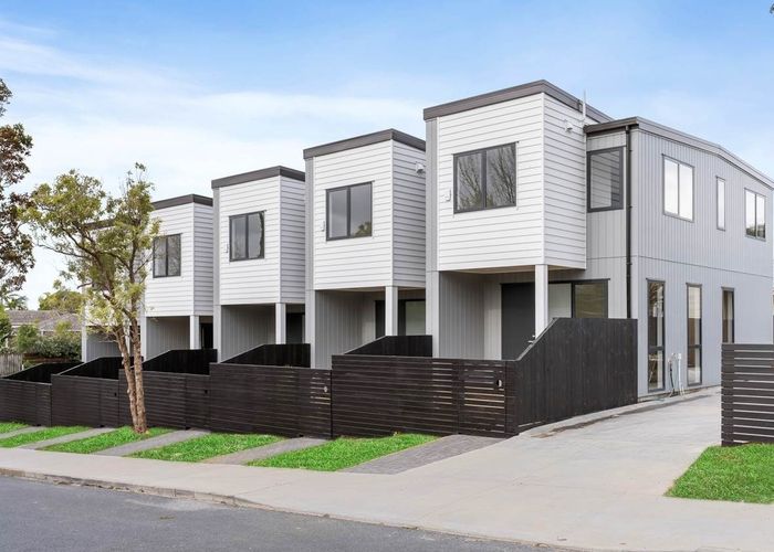  at 65 Hatherlow Street, Glenfield, Auckland