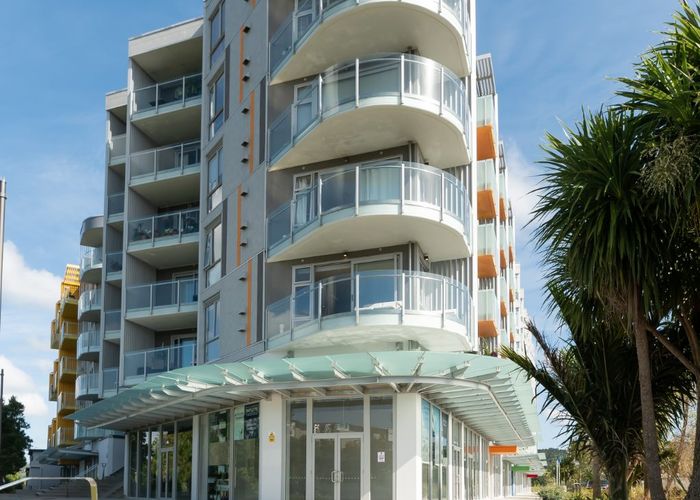 at 104/5 Rose Garden Lane, Albany, North Shore City, Auckland