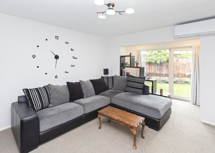  at 1/218 England Street, Linwood, Christchurch City, Canterbury