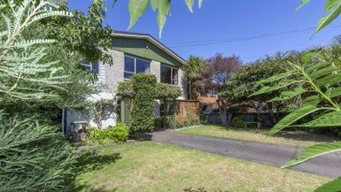  at 19 Dale Road, Raumati South, Paraparaumu