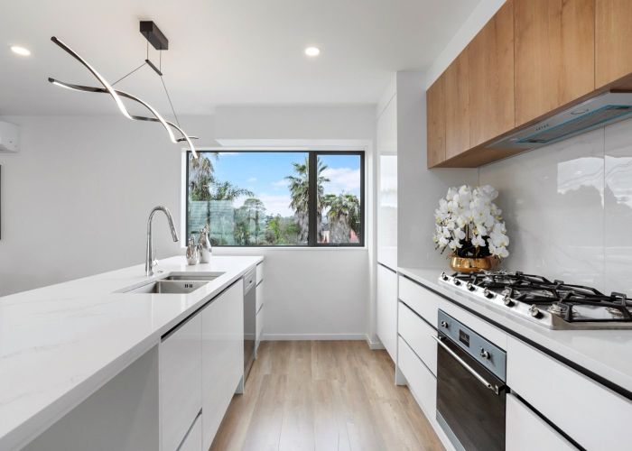  at 6/12 Jasper Avenue, Mount Roskill, Auckland