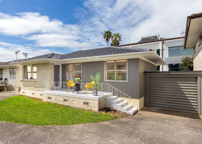  at 2/48 Taharoto Road, Takapuna, Auckland