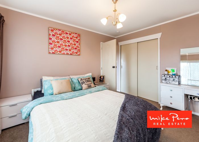  at 1/17 Ballater Place, Highland Park, Auckland