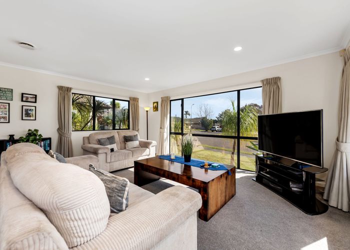  at 43 Newbliss Crescent, Dannemora, Manukau City, Auckland