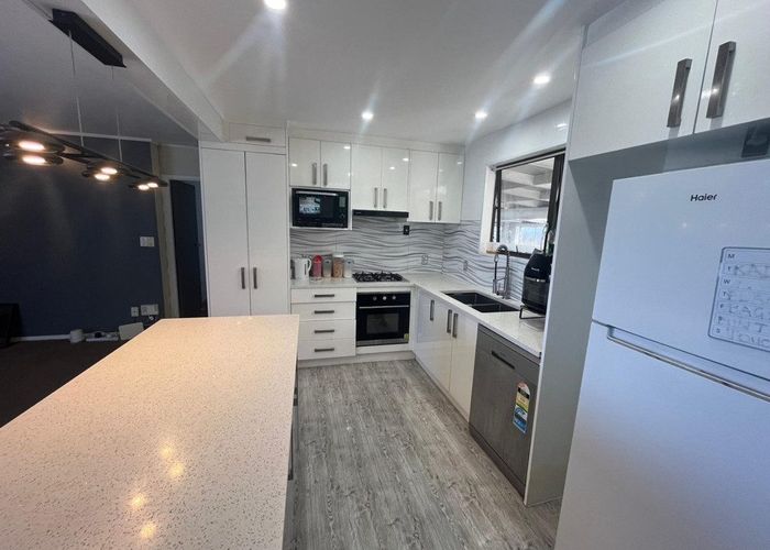  at 6 Montego Place, Weymouth, Manukau City, Auckland