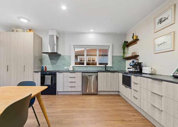  at 8 Garnett Avenue, Spreydon, Christchurch City, Canterbury