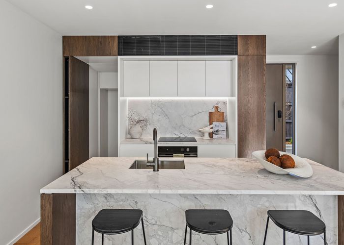  at 2/22 Clissold Street, Merivale, Christchurch City, Canterbury