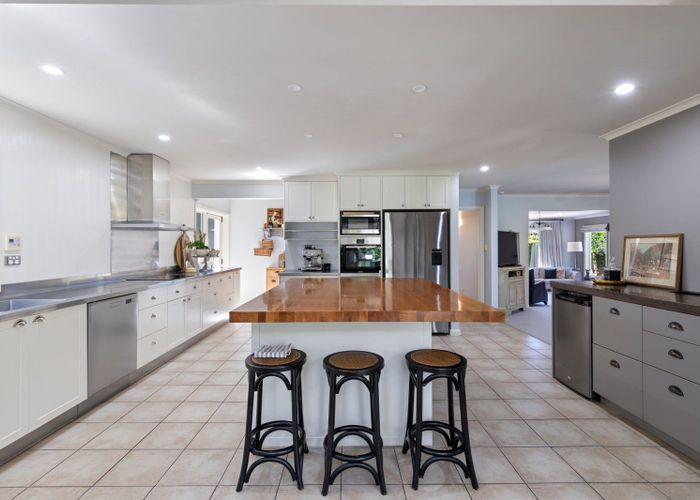  at 33 Royal Oak Drive, Kelvin Grove, Palmerston North, Manawatu / Whanganui