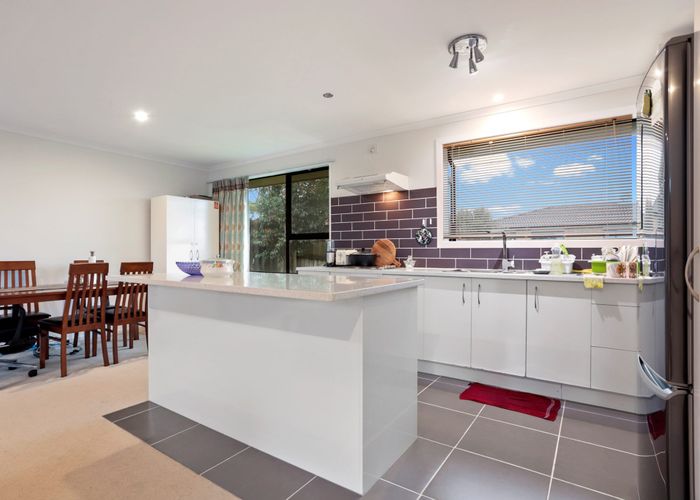  at 1/185 Royal Road, Massey, Auckland
