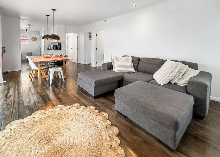  at 52 Neil Avenue, Te Atatu Peninsula, Waitakere City, Auckland