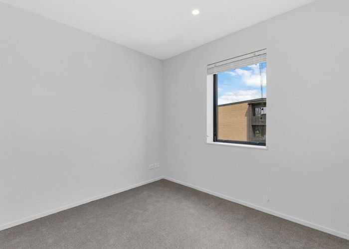  at 105/165 Lake Road, Northcote, North Shore City, Auckland