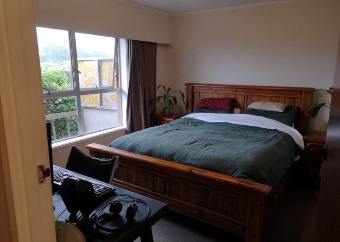  at 2/13 Richards Avenue, Milford, North Shore City, Auckland