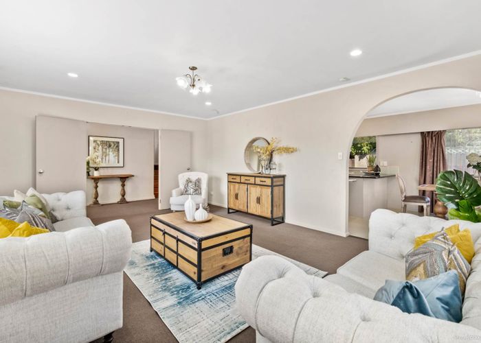  at 2 Kyeemagh Street, Botany Downs, Auckland