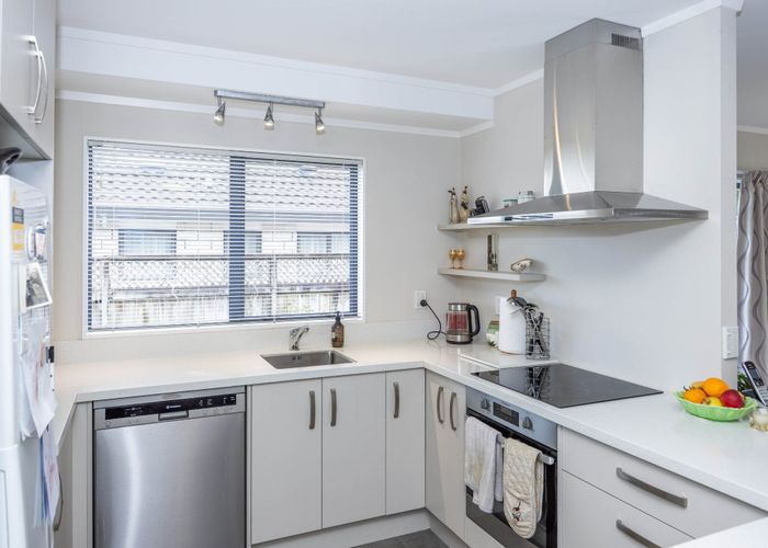 at 9 Friesian Place, Grandview Heights, Hamilton
