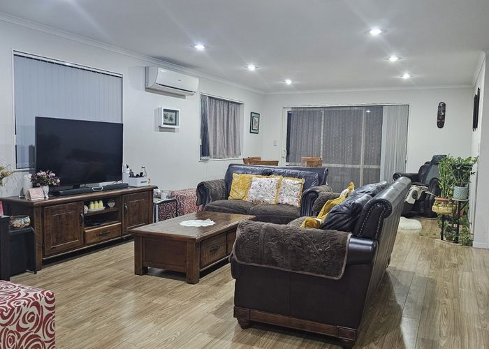  at 8 Sunglade Grove, Flat Bush, Manukau City, Auckland