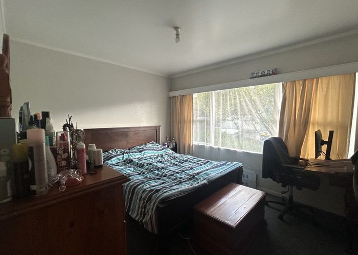 at 2/12 Downing Street , Glenfield, North Shore City, Auckland