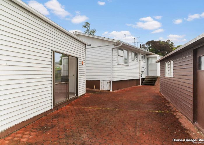  at 18 Lingfield Street, Glenfield, North Shore City, Auckland