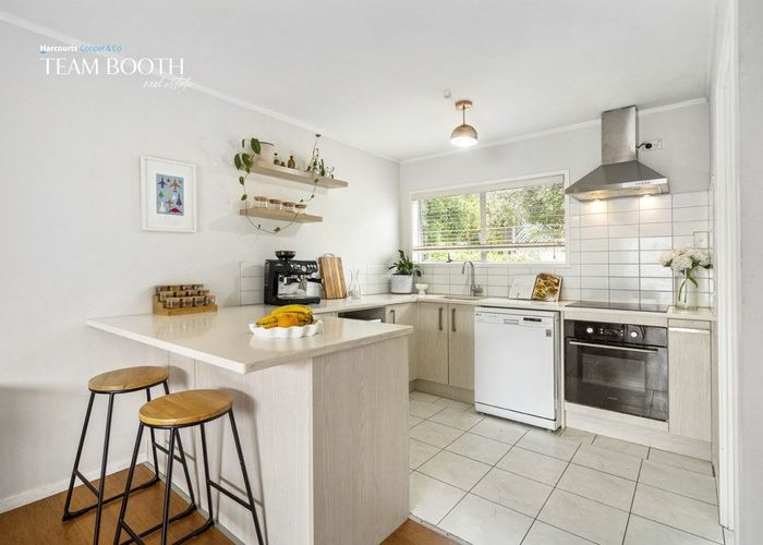  at 2/3A Kirrie Avenue, Te Atatu South, Waitakere City, Auckland