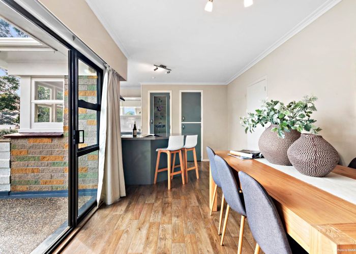  at 27 Laurelwood Avenue, Pukekohe