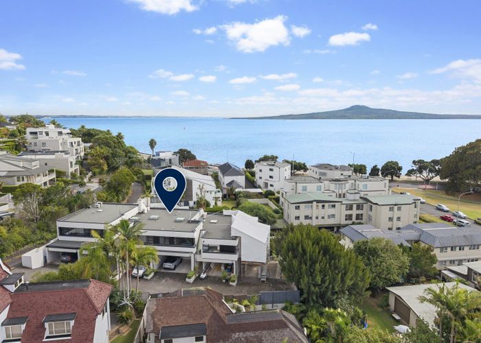  at 2/10 Auckland Road, Saint Heliers, Auckland City, Auckland