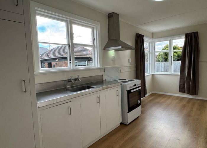  at 31 Blighs Road, Papanui, Christchurch City, Canterbury