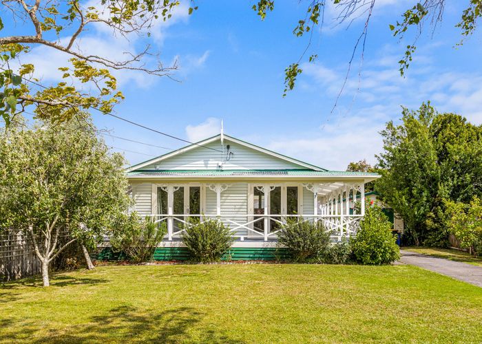  at 1/37 Woodside Road, Massey, Auckland