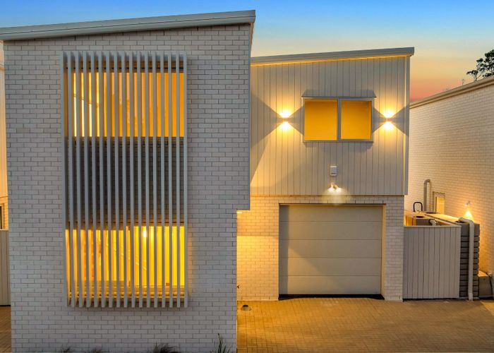  at 318 Swanson Road, Henderson, Waitakere City, Auckland