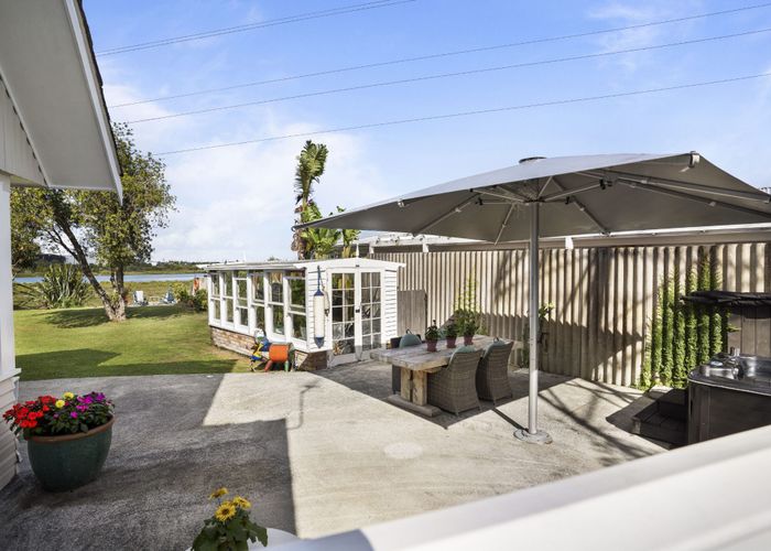  at 95 Edgewater Drive, Pakuranga, Auckland