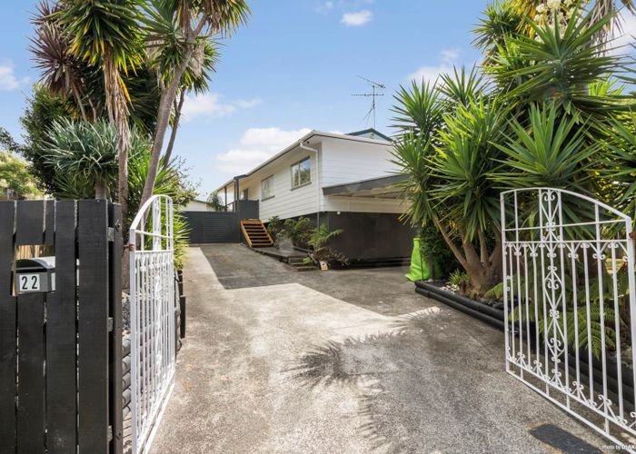  at 22 Landow Place, Henderson, Auckland
