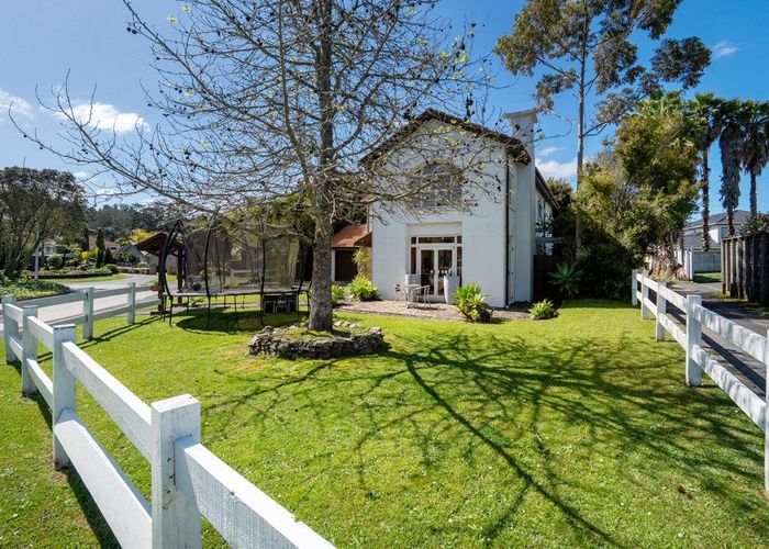  at 37 Kinleith Way, Albany, North Shore City, Auckland