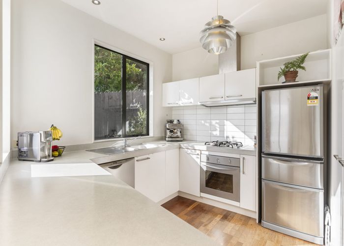  at 15/22 Northcross Drive, Oteha, Auckland
