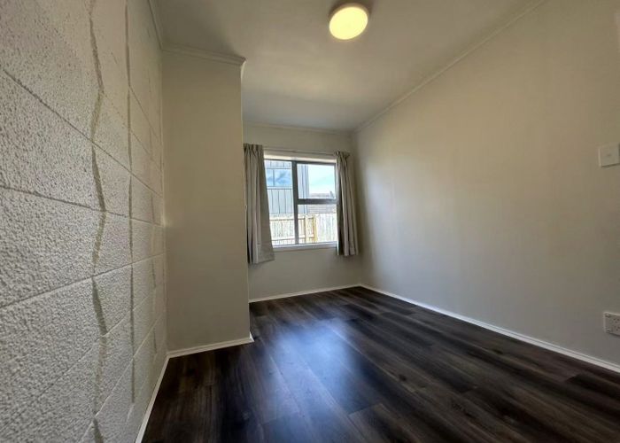  at 2/12A Lunn Avenue, Mount Wellington, Auckland City, Auckland