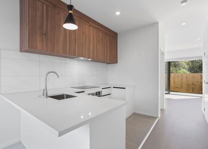  at 5/8 Rosier Road, Glen Eden, Waitakere City, Auckland